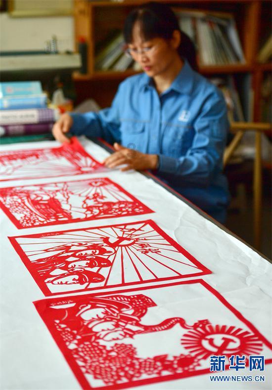 黄色小人推箱子